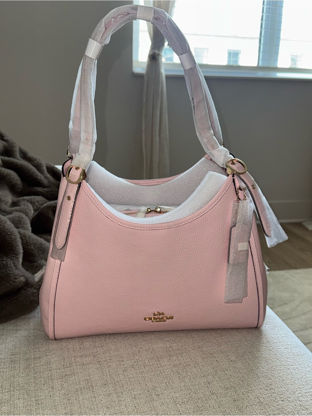 Coach Erin Shoulder Bag CAQ86
COLOR: GOLD/SOFT PINK - Picture 2 of 8